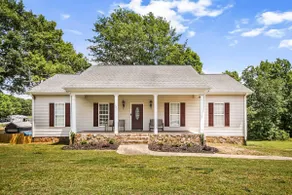 Scenic Simpsonville Studio - Image 2