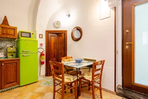 Nice appartment with a court in a calm zone - Image 2