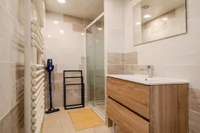 Small apartment in the Ruelles - Image 5