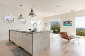 Melbee’s TideHouse | Oceanfront 4 Bedroom Ensuites - Image 4