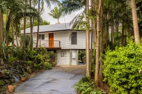 Mountain Tree House - Image 5