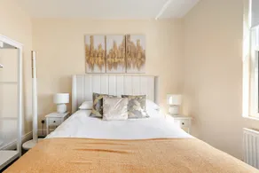2Bed Cottage 10-min Walk to Town | Parking + Patio - Image 3