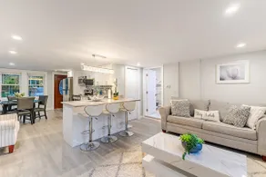 Newly renovated cozy apartment! - Image 3