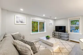 Newly renovated cozy apartment! - Image 2
