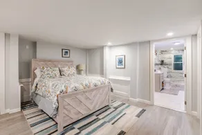 Newly renovated cozy apartment! - Image 5