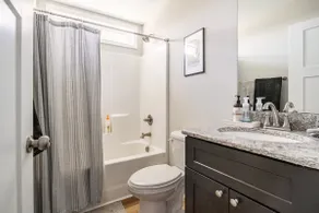 DownTown Lodge - Image 5