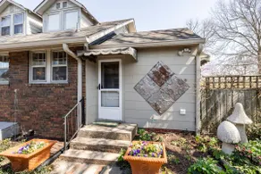 Vintage duplex bungalow loaded with charm - Image 3