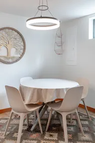 Stylish sanctuary in W Seattle - Image 3