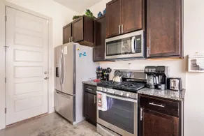 Your Little House in Austin - Image 3