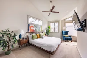 Your Little House in Austin - Image 4