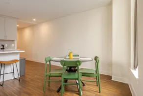 Comfy G-town apt 2 bed, 2bath - Image 2