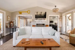 Spaniel Hill; cozy hilltop home w privacy & views - Image 4