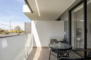 2 bed apartment opposite Chadstone shopping (U201) - Image 4