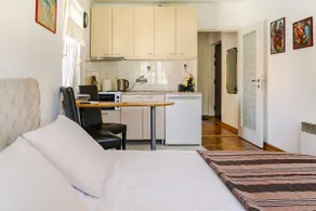 Cozy with parking - Image 2