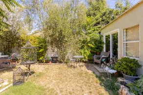 Artsy Garden Cottage Near Airport • Walk to Park - Image 4