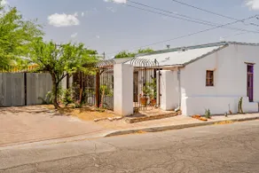 Cozy Casita Latilla in Barrio Viejo with Parking! - Image 2