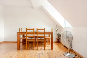 In the heart of the city: Beautiful rooftop apartment - Image 4