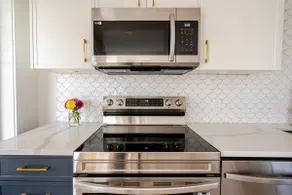 Royal Bay: Coastal Living 2 Bedroom - Image 3