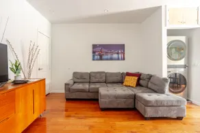 Private Backyard - 2 Bedrooms Close to City - Image 4