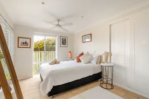 Charming spacious garden apartment. Close to beach - Image 5
