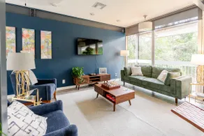 Glass House retreat on scenic Bogue Falaya river - Image 5