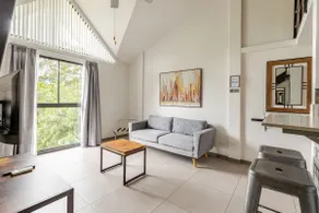 Cozy and Modern Apartment #10 - Image 4