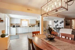 Peaceful Suburban Apartment - close to LU and LGH - Image 3