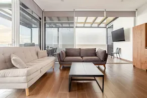 Master suite with private Jacuzzi and spectacular view - Image 2