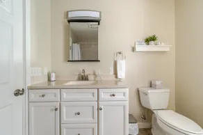 Pristine Cozy Walkable Downtown 2BR Getaway - Image 5