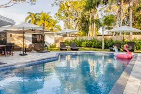 Luxe Oasis Near Beach and Downtown, Heated Pool - Image 2