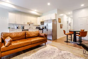 2br Urban Oasis: Near Med Dist, & Dtwn - Image 5