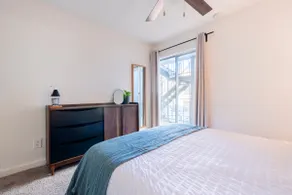 NEW King Suite on SoLa, Fully Stocked, Pool + Gym - Image 5