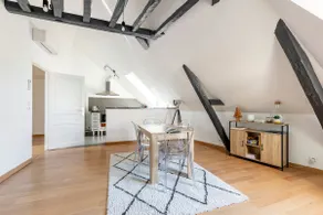 1 BR 60 m² · 3 min station · Old Town on foot - Image 2