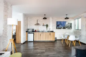 Magnificent loft with a private terrace - Image 4