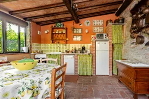 The Hoopoe's Nest: Small rustic cottage for a couple - Image 3