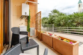 Sunshine House - Image 3