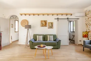 A cottage near the sea and mountains - Image 3