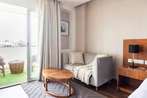 Chic Studio in Mall with Rooftop Pool - Image 2