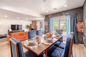 San Pedro Coastal Stay Near Beach plus Parking - Image 4