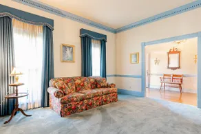 Luxury home -quiet neighborhood - Image 2