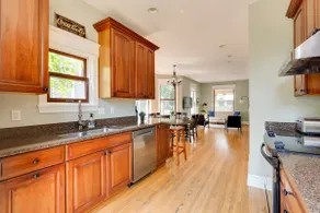 Sunfilled home in Uptown MPLS by Lake of the Isles - Image 2