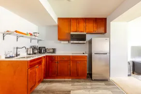Spacious & Charming Private Basement Apt - Image 4