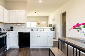 Private Budget Stay 2 bedrooms, 2 bath - Image 4