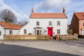 Historic Farmhouse with Hot Tub - Image 3