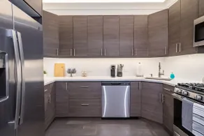 Gold Coast Pristine 3BD|2BR| Patio |Parking| Beach - Image 5