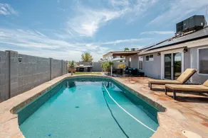 Beautiful 3 Bedroom Pool home - Image 2