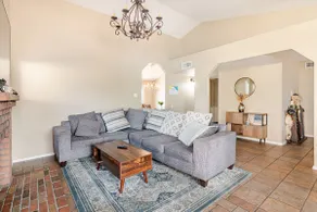 Beautiful 3 Bedroom Pool home - Image 3