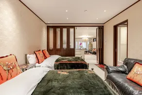 (NEW) 12 people downtown l luxury villa (3 bathrooms 3 bathrooms) 5 min walk tram direct to Uehonmachi airport bus, Nihonbashi, Namba, USJ - Image 4
