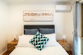 Newly renovated 4 bedroom home in Newport with Pittwater views - Image 5