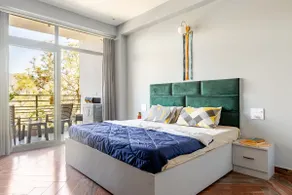Nature's Nest - 3BHK, Kitchen, Pets ok, Staff QTR - Image 2